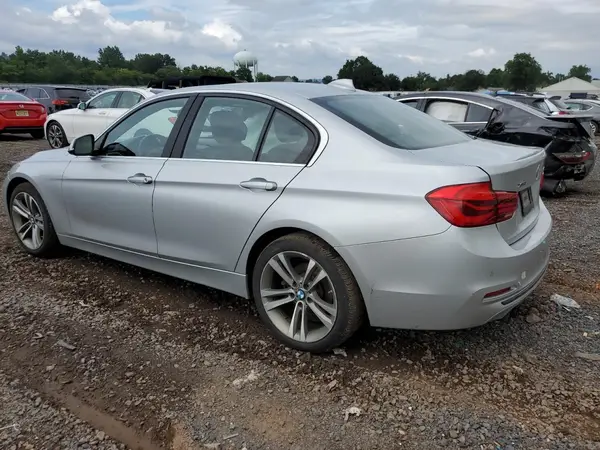 WBA8D9G58JNU67570 2018 BMW 3ER - Image 2