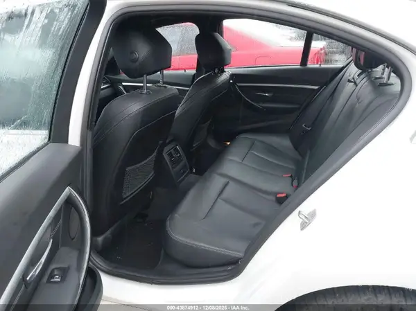 WBA8D9G58JNU67908 2018 BMW 3ER - Image 8