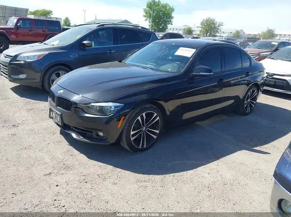 WBA8D9G58JNU68301 2018 BMW 3ER - Image 2