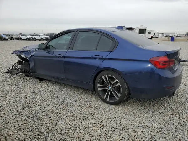 WBA8D9G58JNU69710 2018 BMW 3ER - Image 2