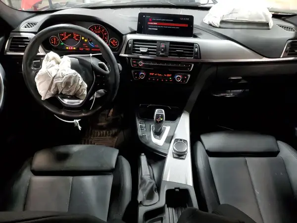 WBA8D9G58JNU72154 2018 BMW 3ER - Image 8