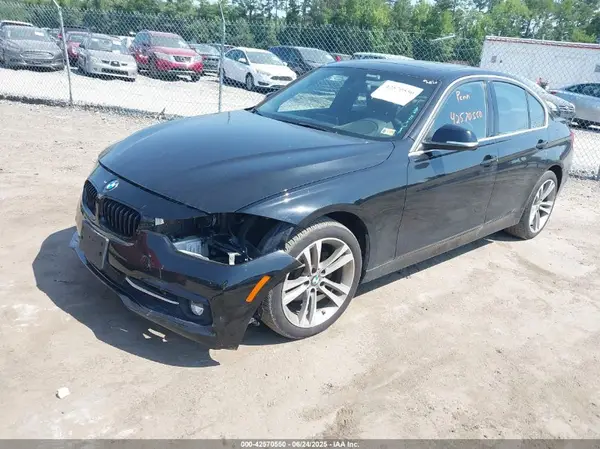 WBA8D9G58JNU72963 2018 BMW 3ER - Image 2