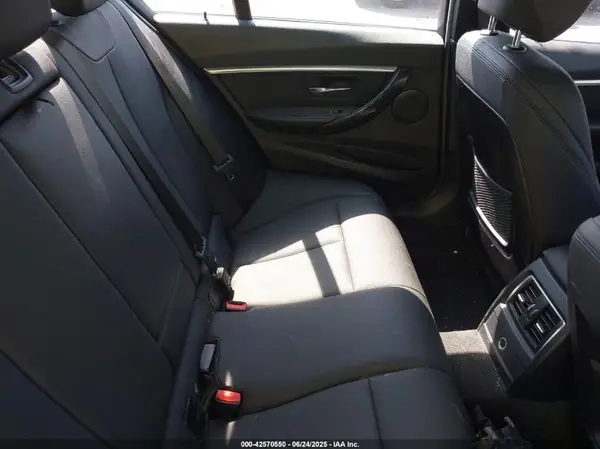 WBA8D9G58JNU72963 2018 BMW 3ER - Image 8