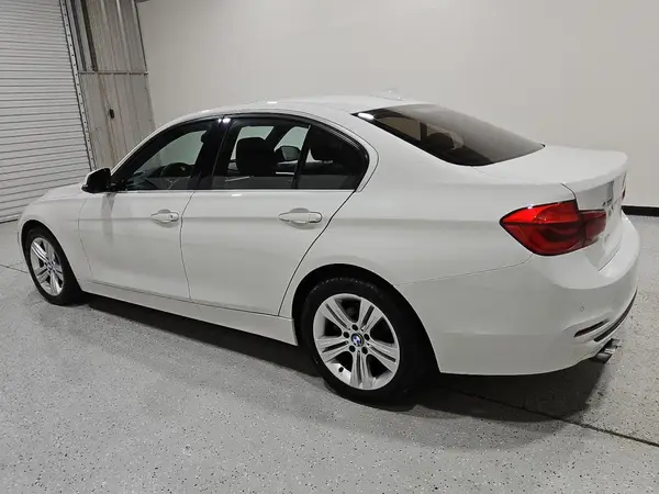 WBA8D9G59HNT91156 2017 BMW 3ER - Image 2