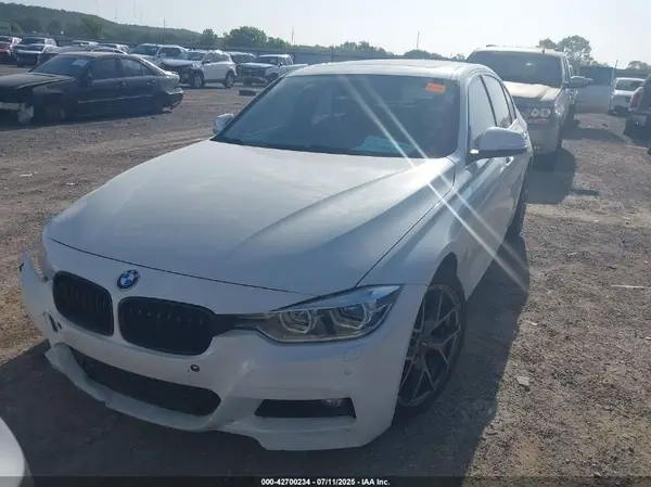 WBA8D9G59HNU60153 2017 BMW 3ER - Image 2
