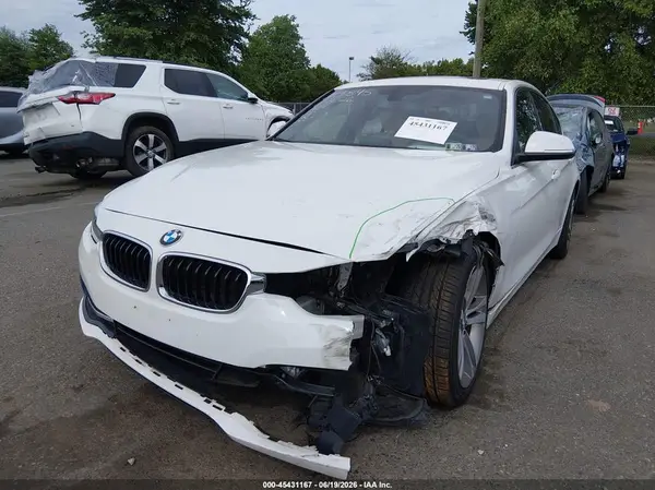 WBA8D9G59HNU60461 2017 BMW 3ER - Image 2