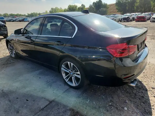 WBA8D9G59HNU60590 2017 BMW 3ER - Image 2