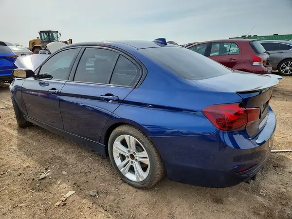 WBA8D9G59HNU60802 2017 BMW 3ER - Image 2