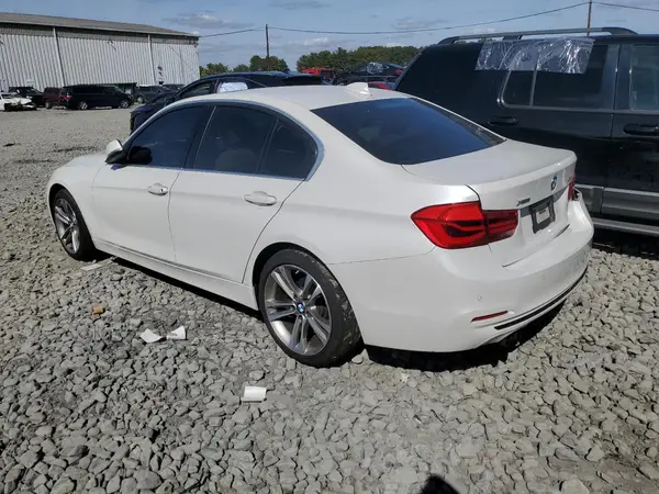 WBA8D9G59HNU60864 2017 BMW 3ER - Image 2