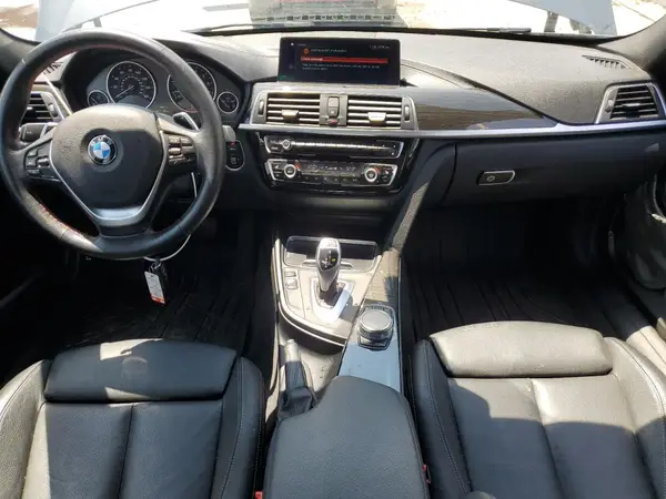 WBA8D9G59JNU72616 2018 BMW 3ER - Image 8