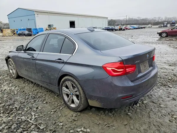 WBA8D9G5XHNT91232 2017 BMW 3ER - Image 2