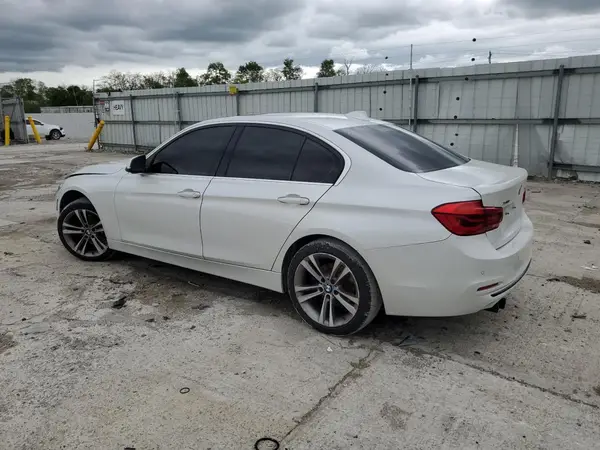 WBA8D9G5XHNT91599 2017 BMW 3ER - Image 2