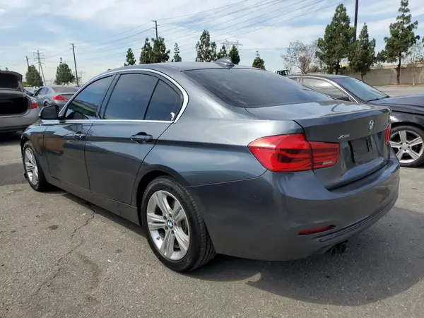 WBA8D9G5XHNU58668 2017 BMW 3ER - Image 2