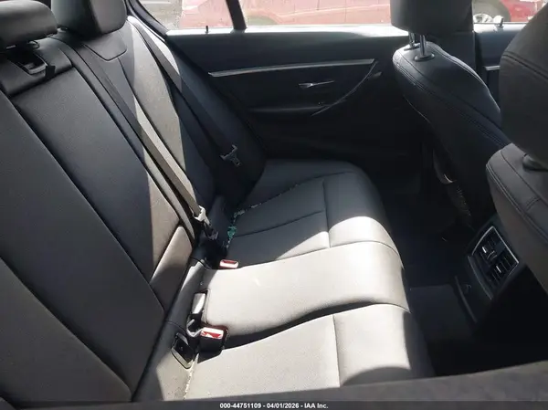 WBA8D9G5XHNU58685 2017 BMW 3ER - Image 8