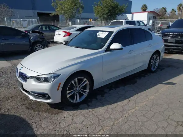 WBA8D9G5XHNU60064 2017 BMW 3ER - Image 2