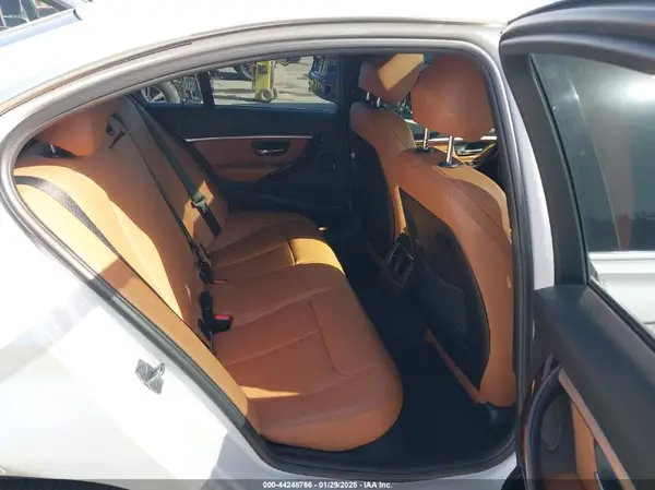 WBA8D9G5XHNU60064 2017 BMW 3ER - Image 8