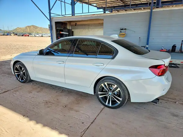 WBA8D9G5XJNU66694 2018 BMW 3ER - Image 2