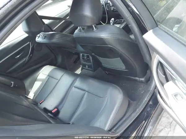 WBA8D9G5XJNU67702 2018 BMW 3ER - Image 8