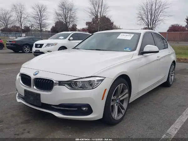 WBA8D9G5XJNU70485 2018 BMW 3ER - Image 2