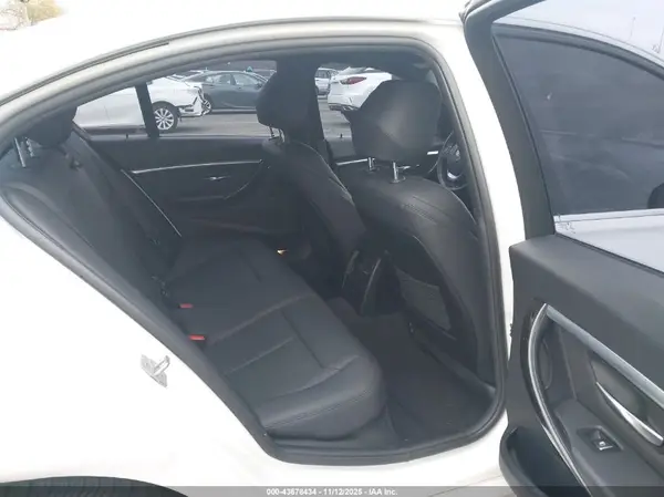 WBA8D9G5XJNU70485 2018 BMW 3ER - Image 8