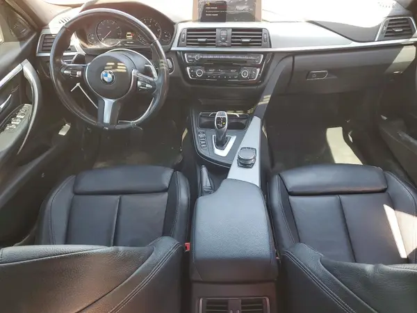 WBA8D9G5XJNU71345 2018 BMW 3ER - Image 8