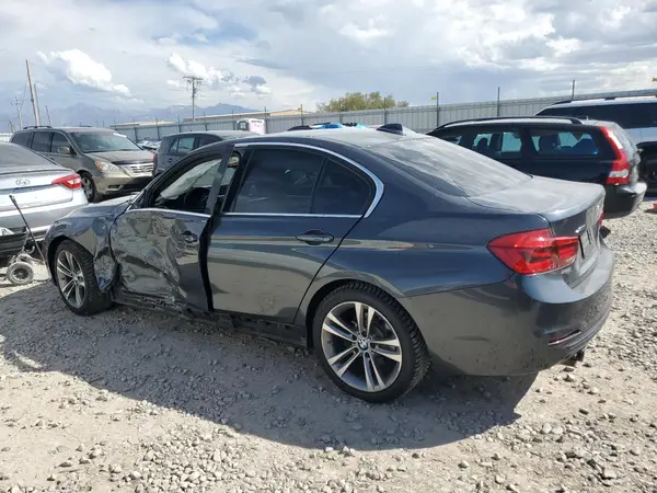 WBA8D9G5XJNU71622 2018 BMW 3ER - Image 2