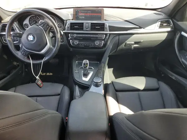 WBA8D9G5XJNU71622 2018 BMW 3ER - Image 8