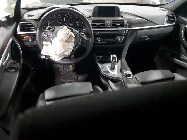 WBA8D9G5XJNU72561 2018 BMW 3ER - Image 8