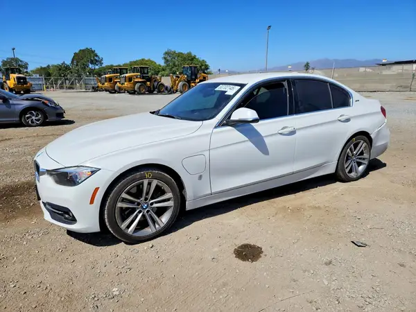 WBA8E1C30HA156896 2017 BMW 3ER - Image 1