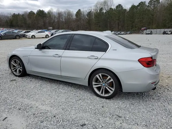 WBA8E1C31HA029266 2017 BMW 3ER - Image 2