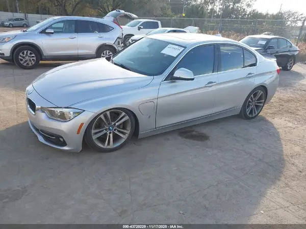 WBA8E1C31HA029655 2017 BMW 3ER - Image 2