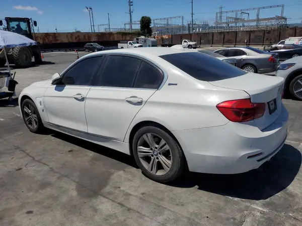 WBA8E1C31HA156468 2017 BMW 3ER - Image 2