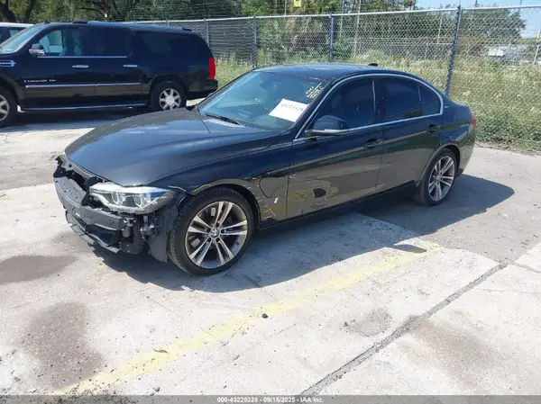 WBA8E1C31HA156664 2017 BMW 3ER - Image 2