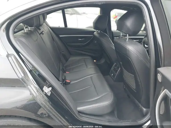 WBA8E1C31HA156762 2017 BMW 3ER - Image 8