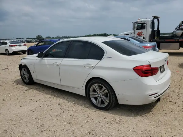 WBA8E1C31HA158706 2017 BMW 3ER - Image 2