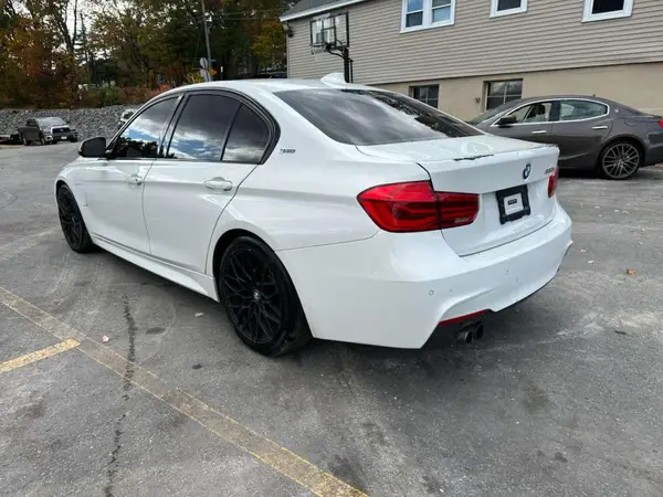 WBA8E1C31HK895446 2017 BMW 3ER - Image 2