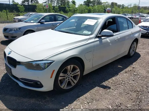 WBA8E1C32HA156656 2017 BMW 3ER - Image 2