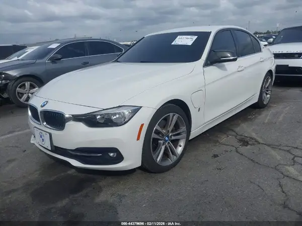 WBA8E1C32HA159119 2017 BMW 3ER - Image 2