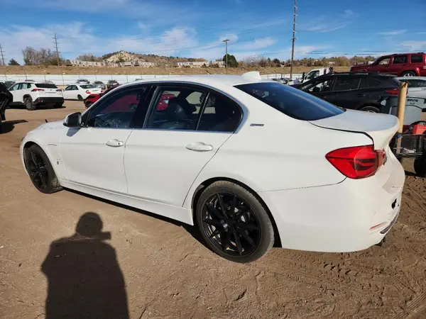 WBA8E1C32HA159220 2017 BMW 3ER - Image 2