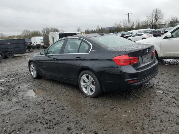 WBA8E1C33HA029236 2017 BMW 3ER - Image 2