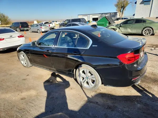WBA8E1C33HA156987 2017 BMW 3ER - Image 2