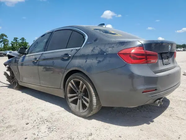 WBA8E1C33HA158982 2017 BMW 3ER - Image 2
