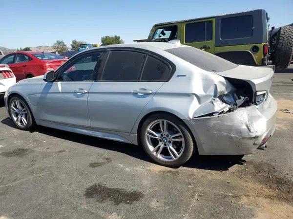 WBA8E1C34HA158568 2017 BMW 3ER - Image 2