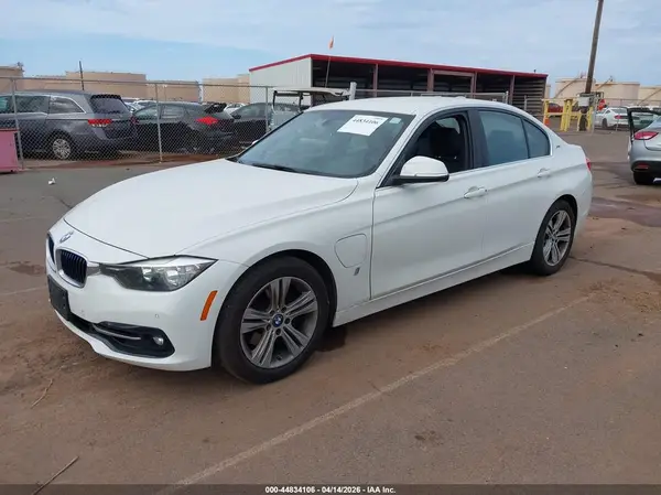 WBA8E1C35HA029125 2017 BMW 3ER - Image 2
