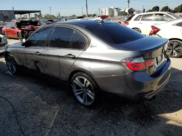 WBA8E1C35HA156702 2017 BMW 3ER - Image 2