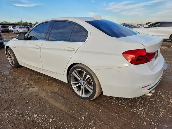 WBA8E1C35HA156800 2017 BMW 3ER - Image 2