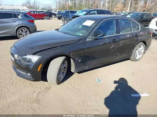 WBA8E1C36HA029974 2017 BMW 3ER - Image 2