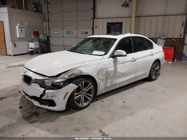 WBA8E1C36HA158815 2017 BMW 3ER - Image 2