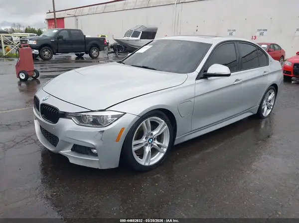 WBA8E1C37HA029384 2017 BMW 3ER - Image 2