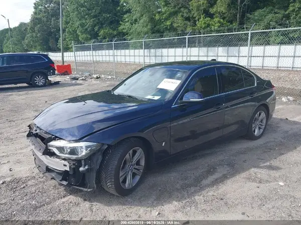 WBA8E1C37HA029420 2017 BMW 3ER - Image 2